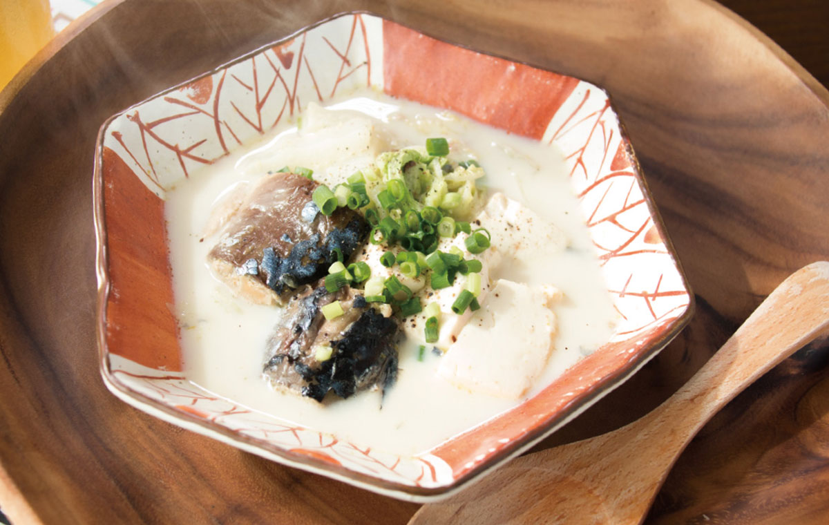 サバ缶・白菜・豆腐のグリーンカレースープ
